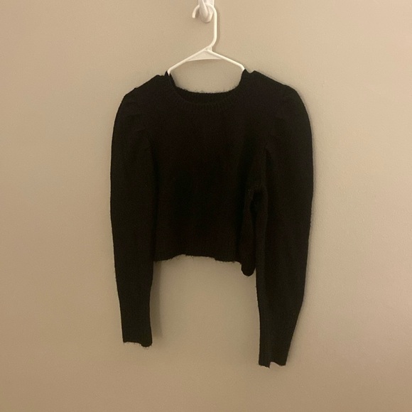 EUC Wild Fable puff sleeve black cropped sweater
Size large (runs small) - Picture 1 of 4